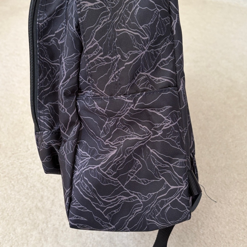 Youth L.L. Bean Original Backpack 24L - Picture 7 of 12